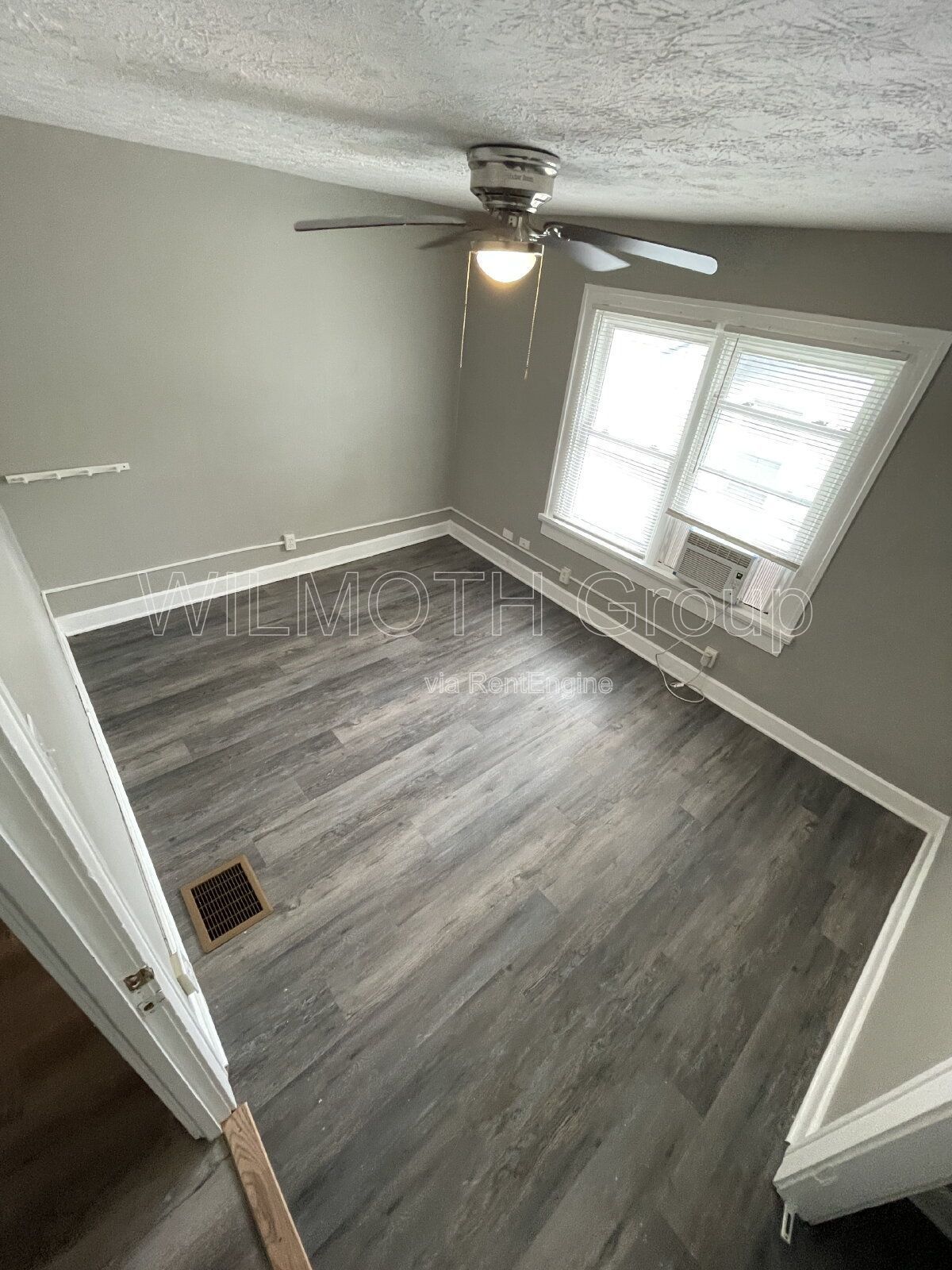 3-Bedroom duplex on North Tuxedo Street in Indianapolis! property image