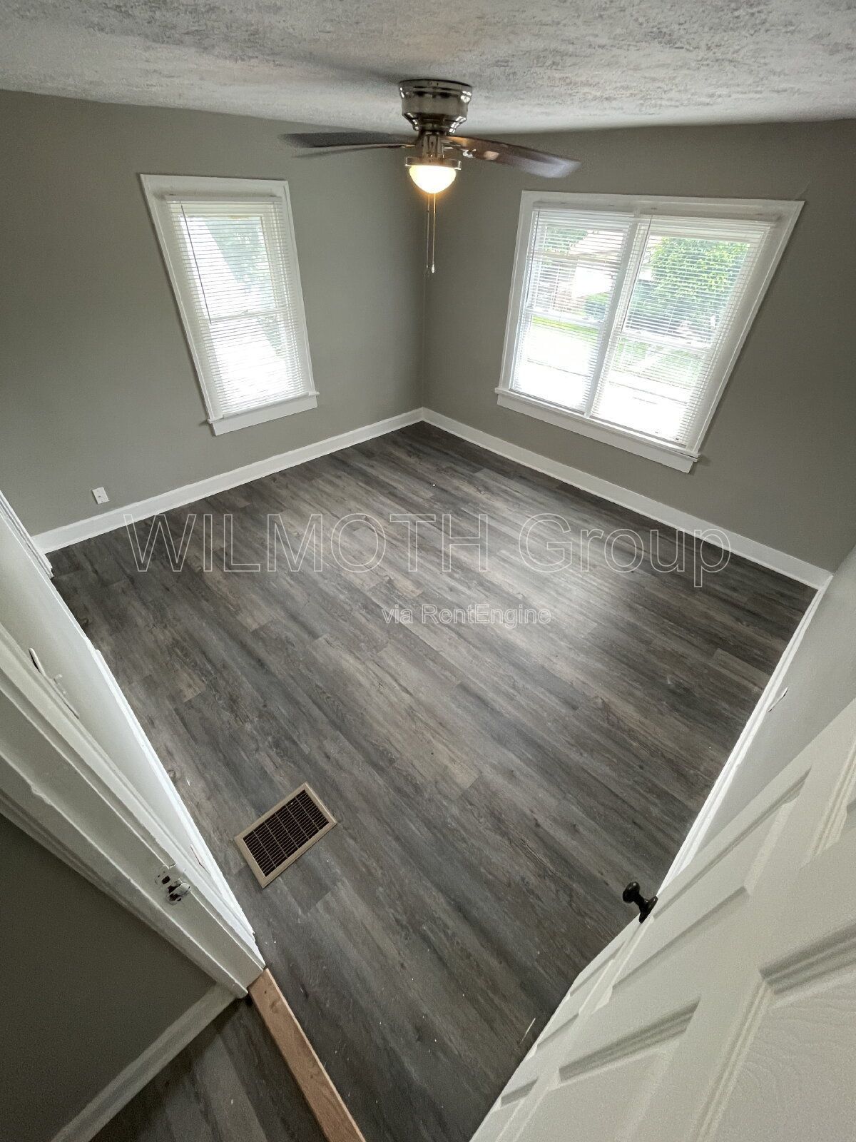 3-Bedroom duplex on North Tuxedo Street in Indianapolis! property image