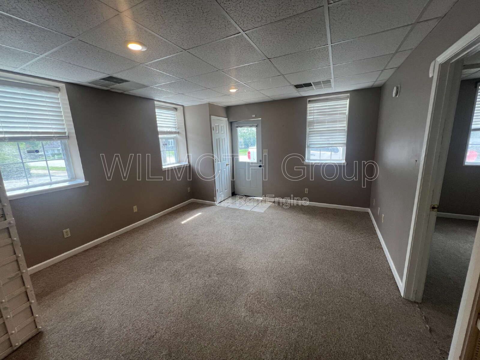 2-Bedroom Haven in Linden – Spacious 1026 Sq Ft Living at 108 E Walnut St! property image