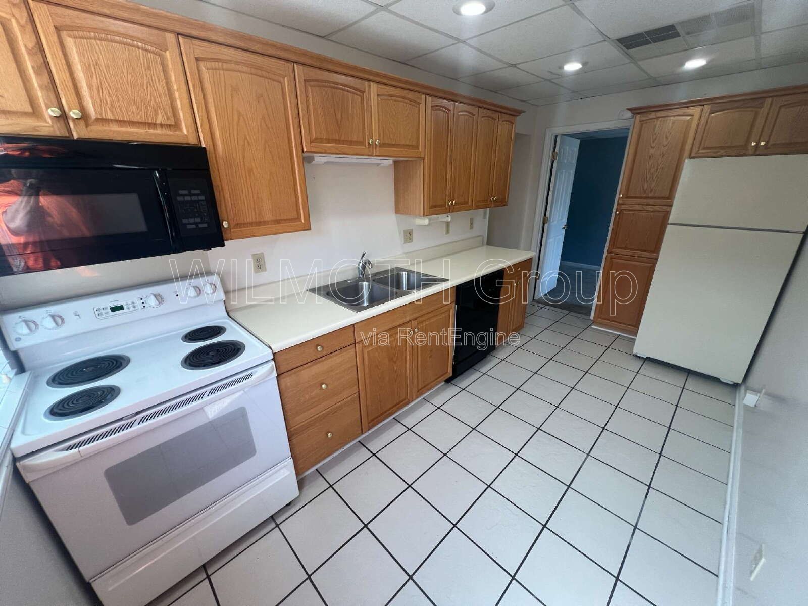 2-Bedroom Haven in Linden – Spacious 1026 Sq Ft Living at 108 E Walnut St! property image