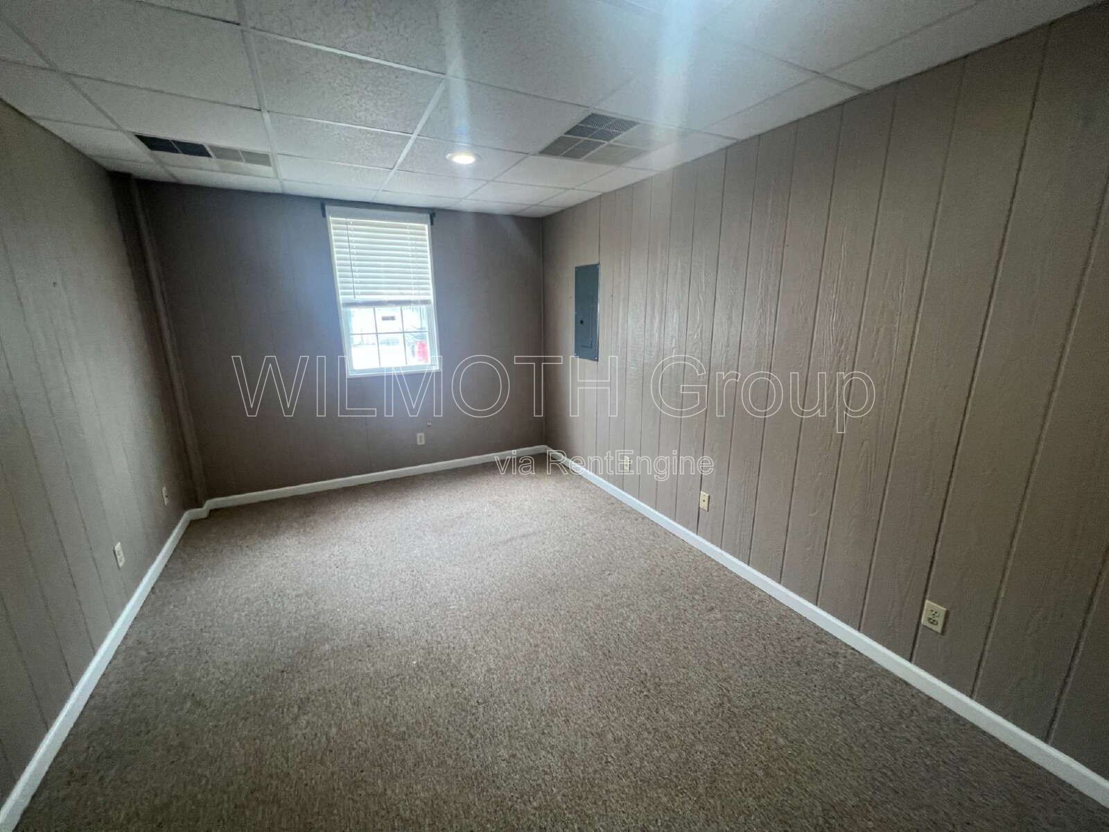 2-Bedroom Haven in Linden – Spacious 1026 Sq Ft Living at 108 E Walnut St! property image