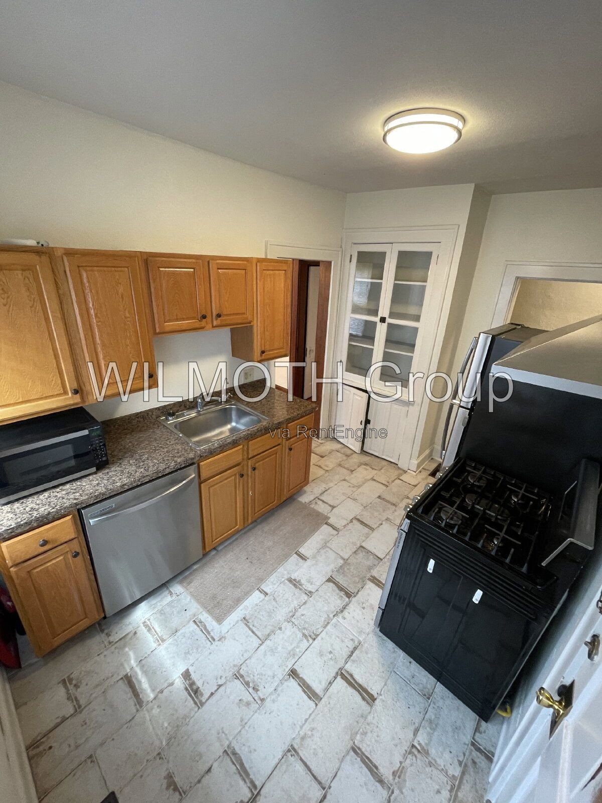 $500 OFF YOUR FIRST MONTH'S RENT WHEN YOU MOVE IN BY 10/31/2026!!! property image