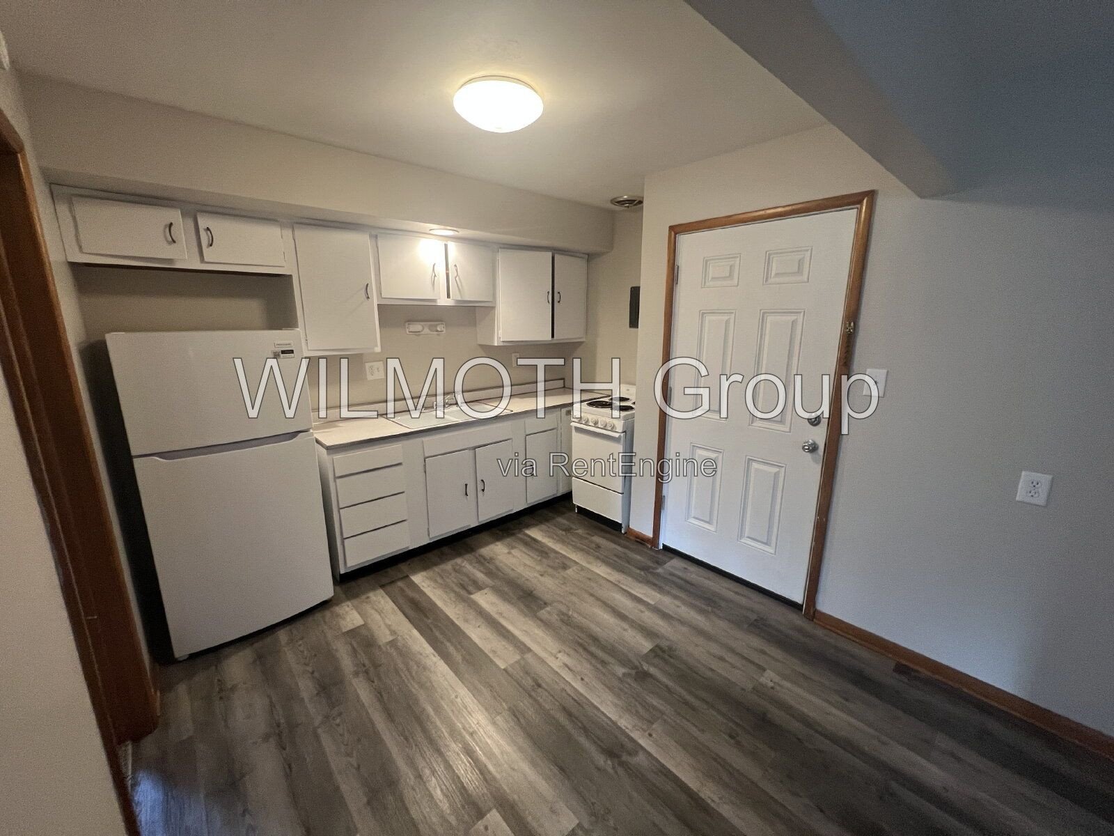1-Bedroom Oasis in Greenfield - Perfectly Sized for Comfort at 113 West 5th Street! property image
