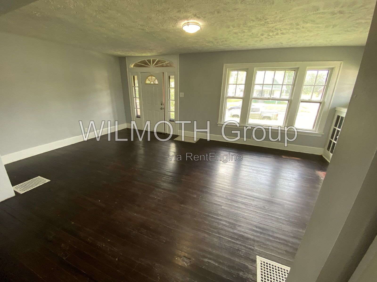 3-Bed Home with Spacious 2,225 Sq Ft & Gleaming Hardwood Floors at 1000 East 8th St, Muncie! property image