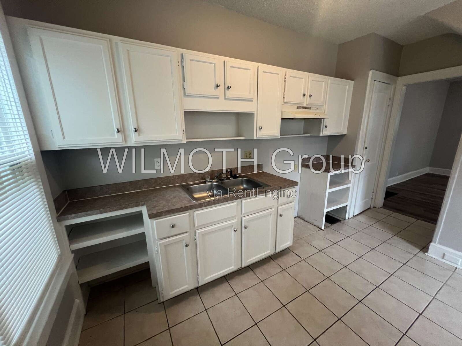 3-Bedroom Duplex at 3948 Boulevard Place – Spacious 1260 Sq Ft Gem in Indianapolis! property image