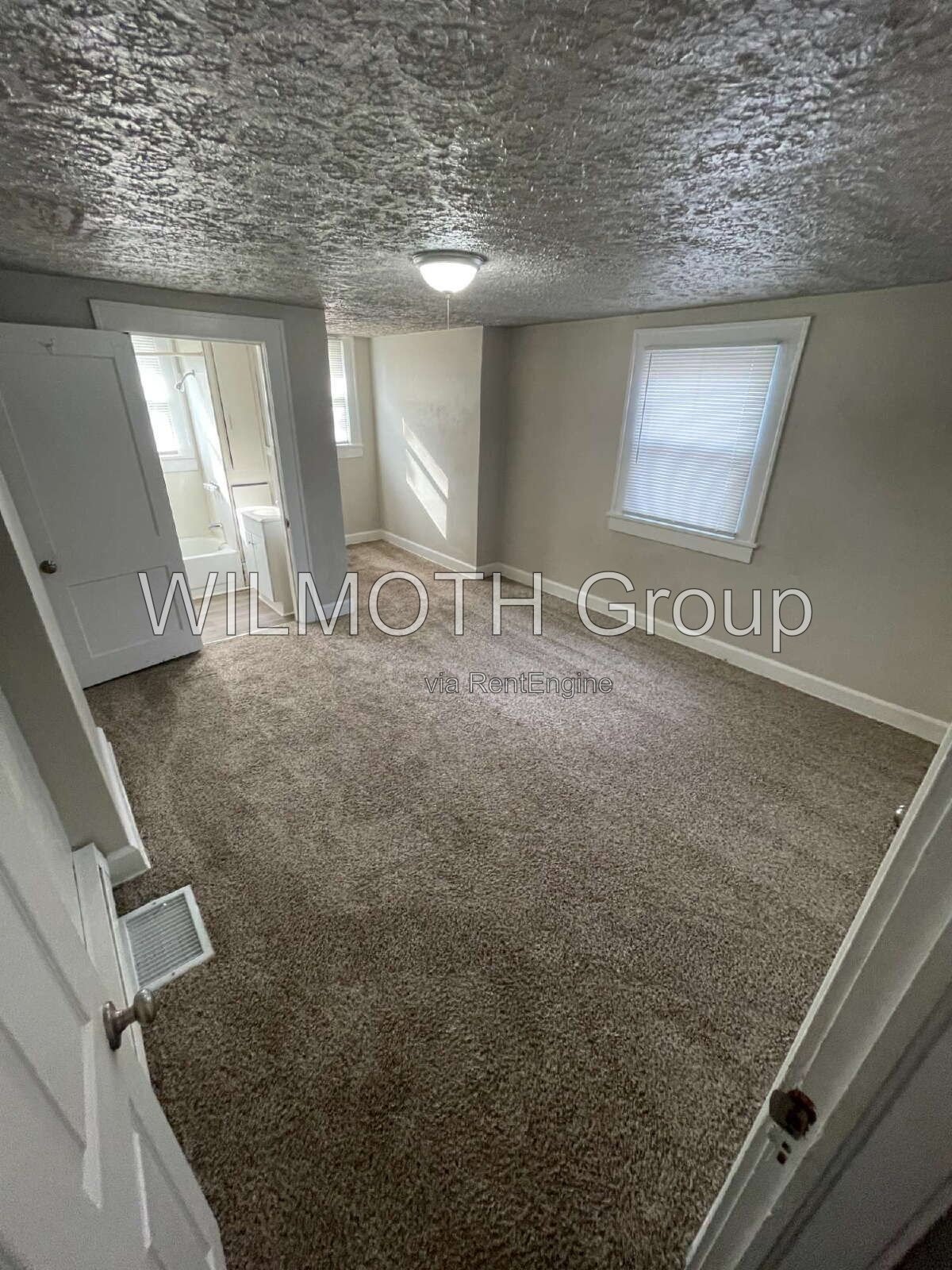 1-Bedroom Retreat on North Drexel Avenue – Cozy 806 Sq Ft Haven in Indianapolis! property image
