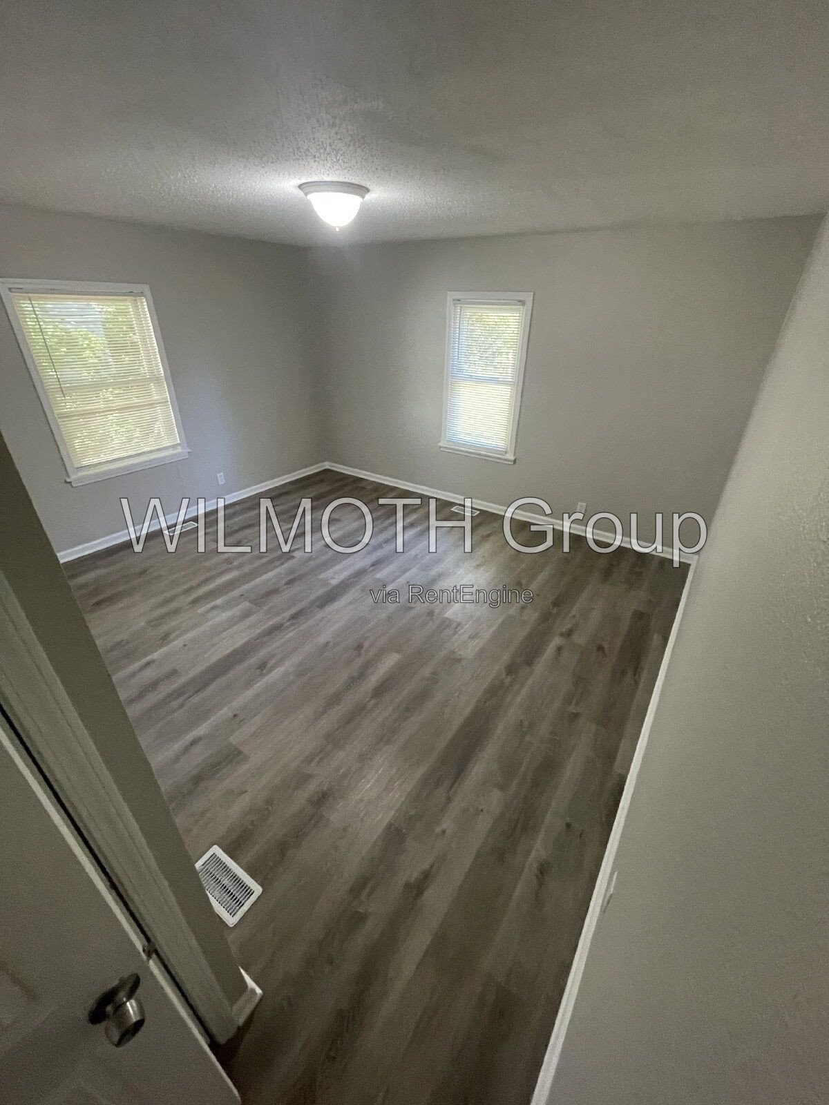3-Bedroom Gem on Wallace Avenue with Spacious Living – 1,241 Sq. Ft. of Comfort! property image