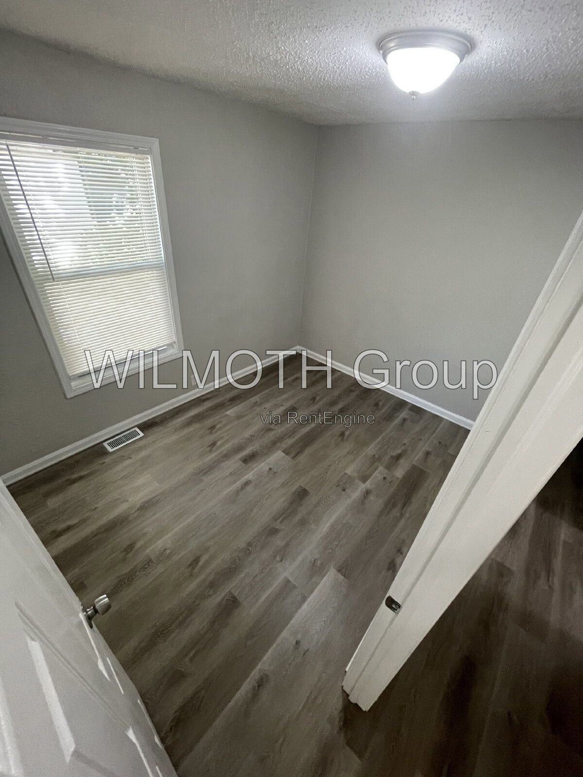 3-Bedroom Gem on Wallace Avenue with Spacious Living – 1,241 Sq. Ft. of Comfort! property image