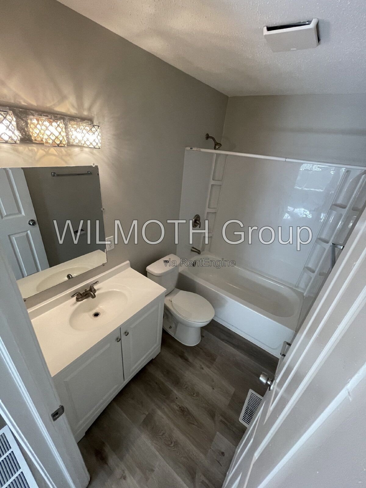 3-Bedroom Gem on Wallace Avenue with Spacious Living – 1,241 Sq. Ft. of Comfort! property image