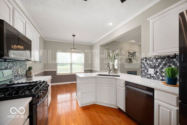 5-Bedroom Retreat with Finished Basement & Cozy Fireplace on Kinder Oak Drive! property image