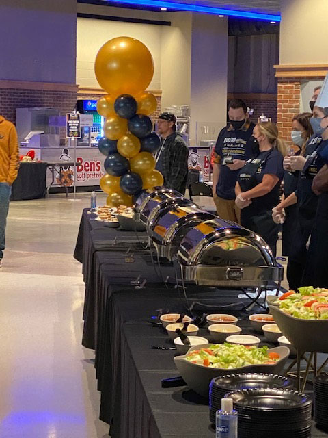 Indiana Pacers Serve Holiday Meal to Hundreds in Need