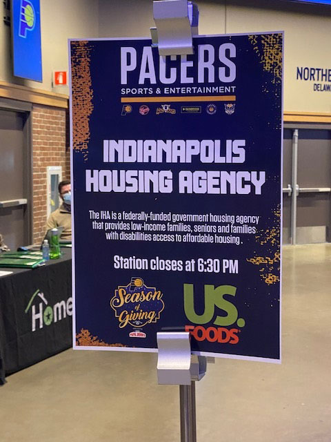 Indiana Pacers Serve Holiday Meal to Hundreds in Need